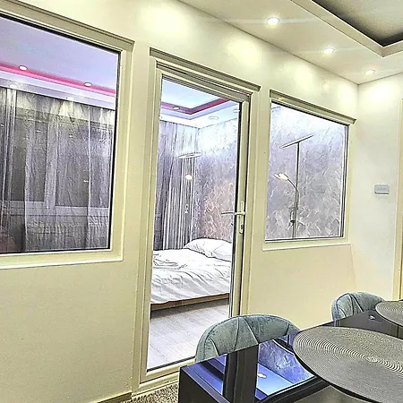 Luxury Paul Green, Private & Accessible Apartment Brasov
